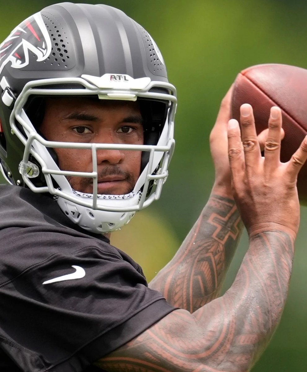 PolymarketBlitz's tweet photo. 🚨𝗡𝗘𝗪 𝗥𝗘𝗣𝗢𝗥𝗧: Falcons GM Ian Cunningham says the team has not yet made a decision on their Week 1 starting quarterback.

There’s belief Tua has the inside track. https://t.co/i0H5yLlk6e