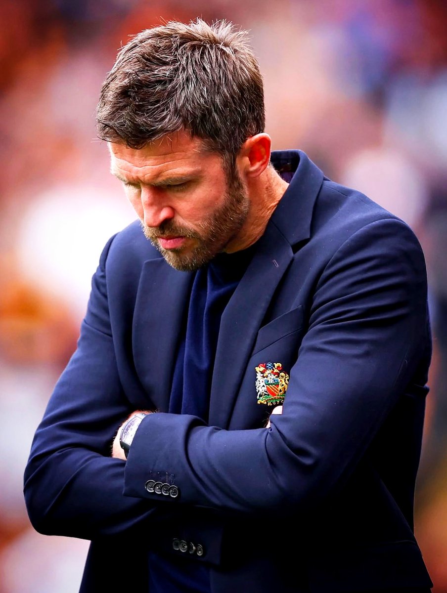 Utdbeni's tweet photo. The same fans that said Carrick would have won the league last year if he came in 6 months earlier are now saying inieos have set him up to fail when in reality ineos have added 5 more players to the team he inherited in January.  What has changed now?🤣🤣 https://t.co/fqDUeBvFch