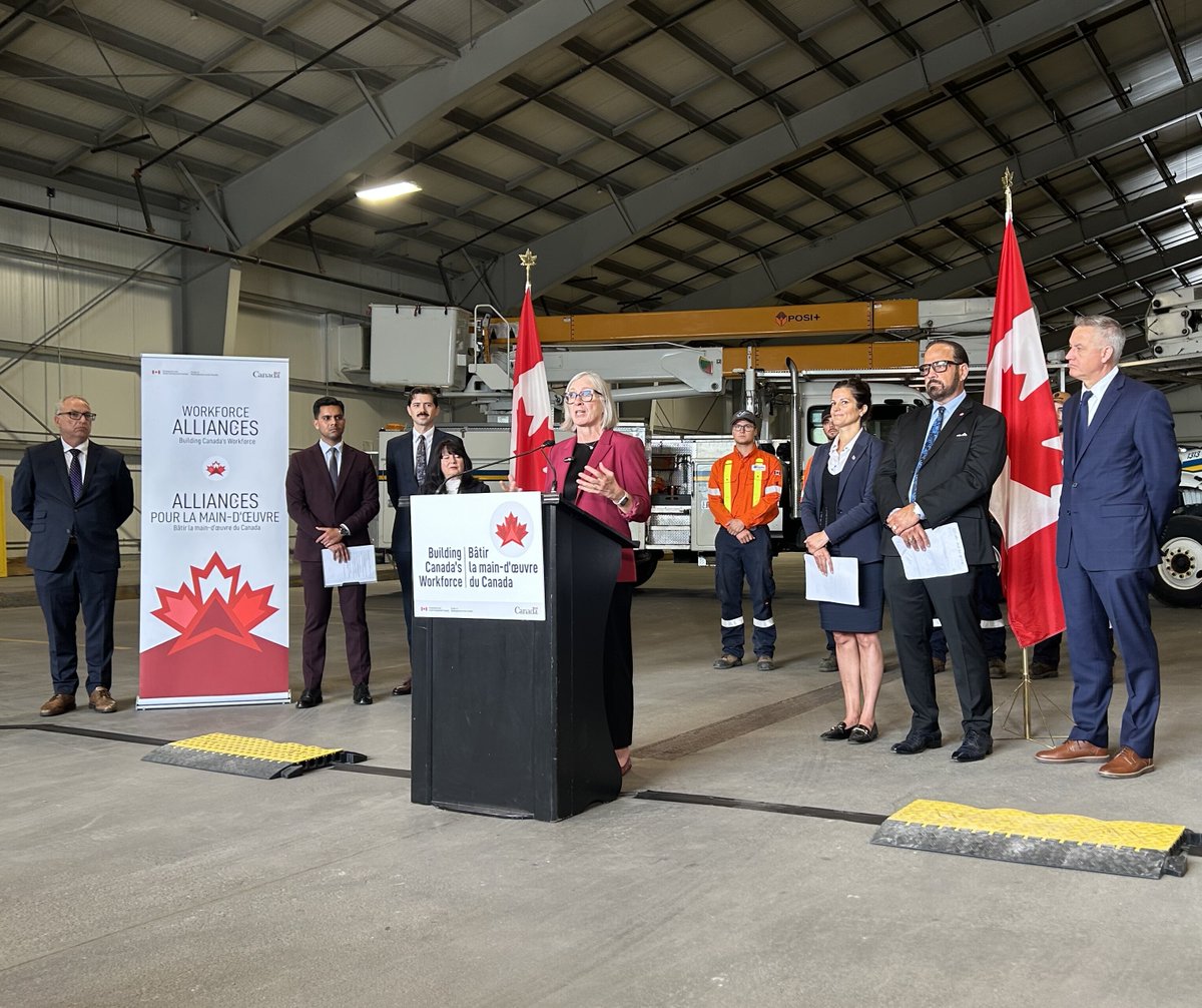 Minister Hajdu speaking at the podium.