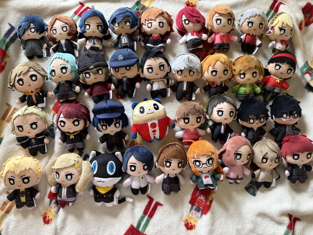 souyomid's tweet photo. i've hired these personalings to stare at you https://t.co/1fm9d9lOv1