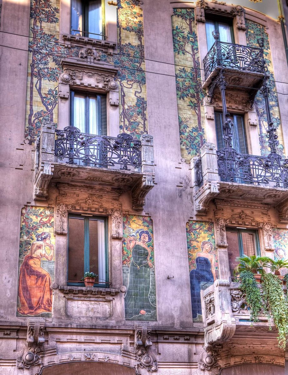 RamellaUgo's tweet photo. Milano Casa Galimberti https://t.co/2PRcZk2VP2