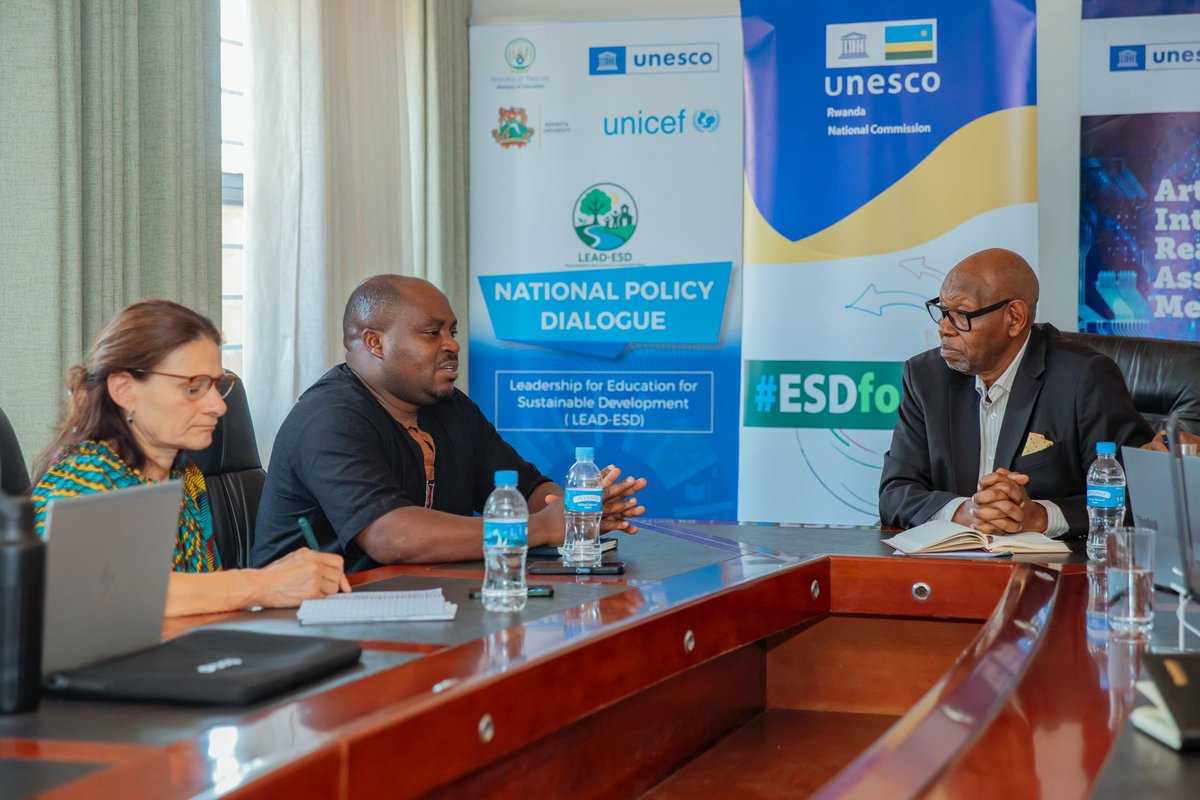 UNESCO_rwanda's tweet photo. Early today,SG @AlbertMUTESA1 received courtesy visit from @ARCOSNetwork team discussions was about promoting ECO-school program and engaging #ESD Program in next phase of Implementation also Development of Green School @lead_esd https://t.co/8RgPdLeoki