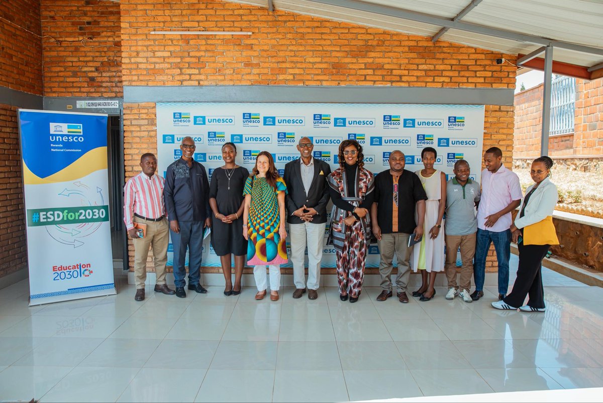 UNESCO_rwanda's tweet photo. Early today,SG @AlbertMUTESA1 received courtesy visit from @ARCOSNetwork team discussions was about promoting ECO-school program and engaging #ESD Program in next phase of Implementation also Development of Green School @lead_esd https://t.co/8RgPdLeoki