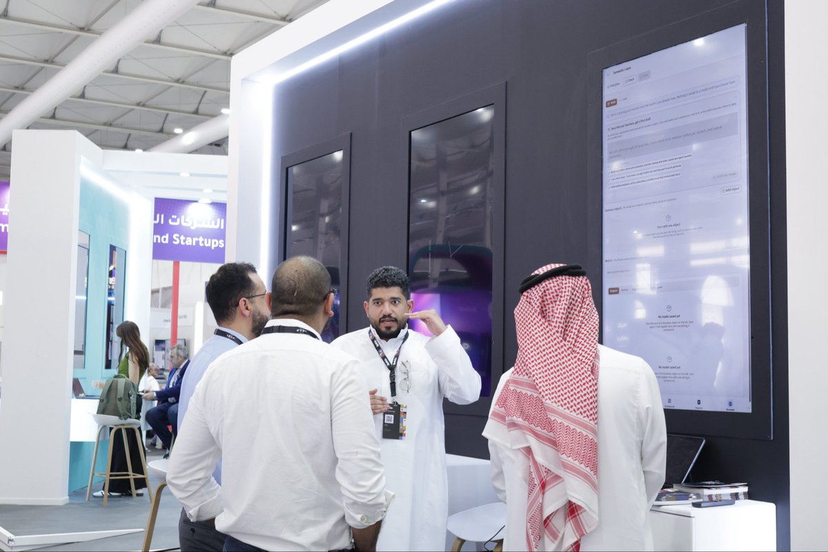 Qubitksa's tweet photo. ثلاثة أيام حافلة باللقاءات والنقاشات ✨

ننتظركم غدًا في اليوم الأخير من LEAP في جناح كيوبت
📍 Hall A – Booth E50

#leap2026 https://t.co/uWXJB0gg9f
