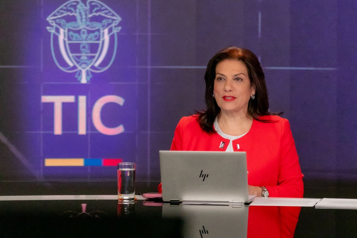 Ministerio_TIC's tweet photo. Colombia va por el #MilagroTecnológico 🇨🇴💻

En #ANDICOM2026, la ministra TIC, @AlexandraFalla, presentó el Plan TIC Colombia 2026–2030, una hoja de ruta que convertirá al país en el HUB tecnológico de las Américas y hará de la tecnología un motor de productividad, empleo, ingresos, innovación, seguridad y bienestar. Aquí te contamos más 🧵