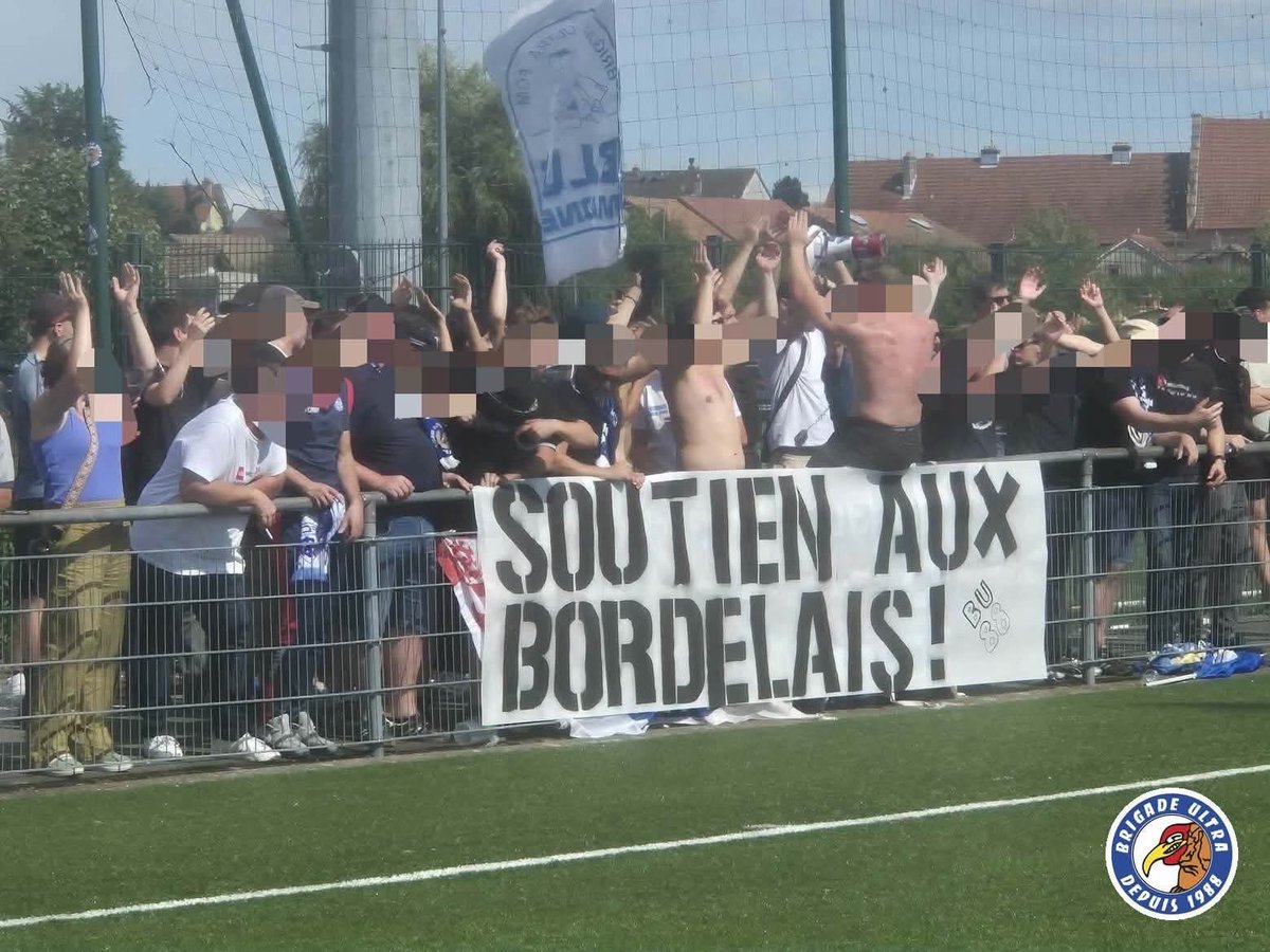 ub87officiel's tweet photo. En ces temps difficiles et incertains, il est toujours bon de pouvoir compter sur des messages de soutien et sur ses amis. 

Aux 4 coins de l’Europe, un seul message: 

LE FCGB DOIT VIVRE ! 

Merci, Danke, Grazie, Eskerrik Asko, Thanks ! https://t.co/2xAjt1TjPr