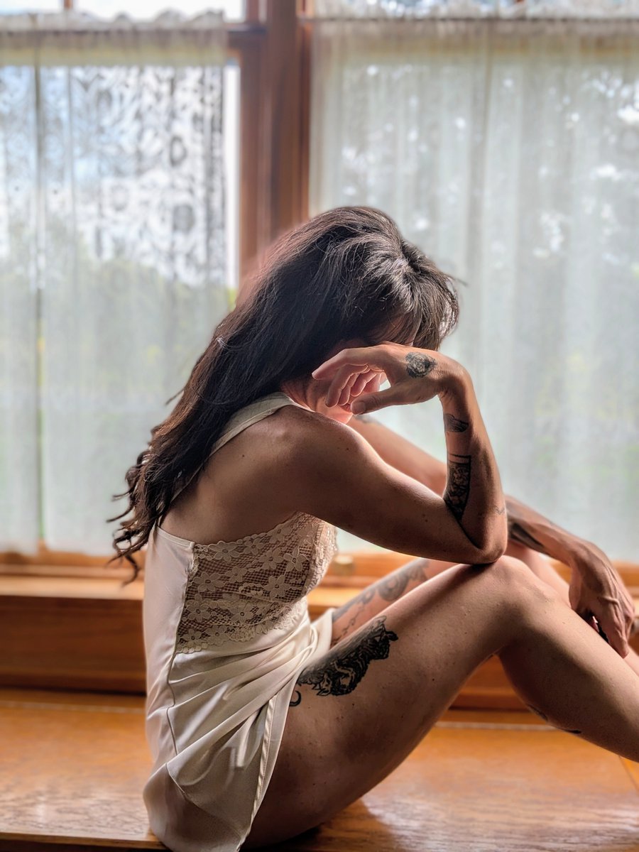 Anya_Adored's tweet photo. Sunlight and a $3 thrifted slip. Don't let anyone tell you that you need deep pockets to romanticize your life. https://t.co/dczOFDP2ED