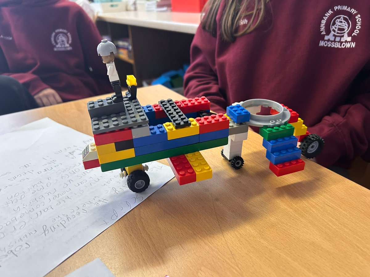 Annbank_PS's tweet photo. Primary 6 designed some fantastic ocean-clear up machines last week and then they combined aspects of each persons machine and built them using construction. Each group was able to talk about their machine. #collaborativeworking https://t.co/LIJ725QWEH