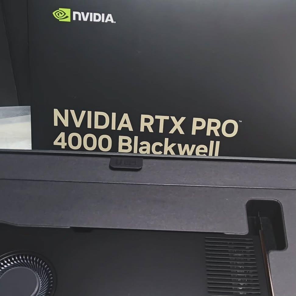 Aurtas_Nine's tweet photo. @mako8192 メモリ高騰のせいでグラボ高過ぎてやばいよね。先月はRTX5090とPro4000買ったら100万円超えてガチでやばい⋯。

お腹は大変だったねw https://t.co/lg1MjmEjJG