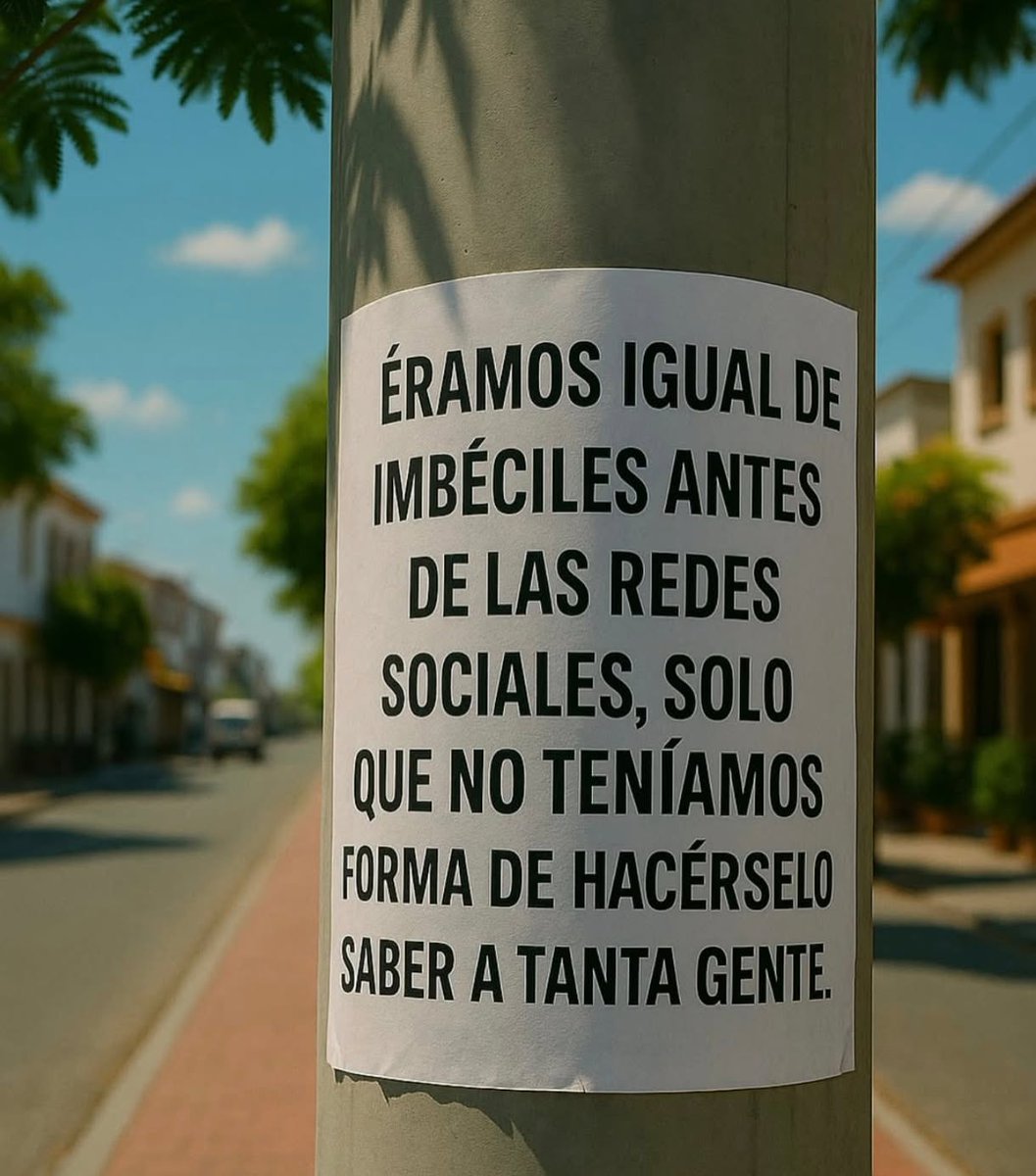 literlandweb1's tweet photo. Quizá la clave de tanta alboroto y tantas falsedades como abundan en las redes resida en este sencillo cartel. Obsérvese el plural mayestático. https://t.co/Z5chwoi3V5