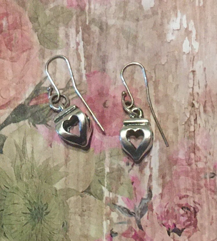 247LovingLife's tweet photo. #jamesavery #Jewelry #Hearts #Finials #Earrings #DangleEarrings
#Sterling #SterlingSilver #gifts #giftideas
https://t.co/BA9fjiLldY https://t.co/EIKKtHJneO