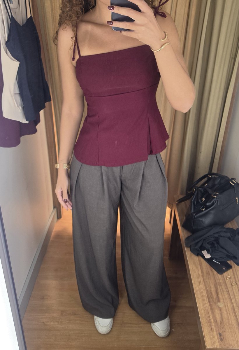 viviidelicious's tweet photo. Esperando um psicólogo gostoso para uma sessão de terapia.. e me empolguei nas compras novamente haha https://t.co/PIpiMWeIMz