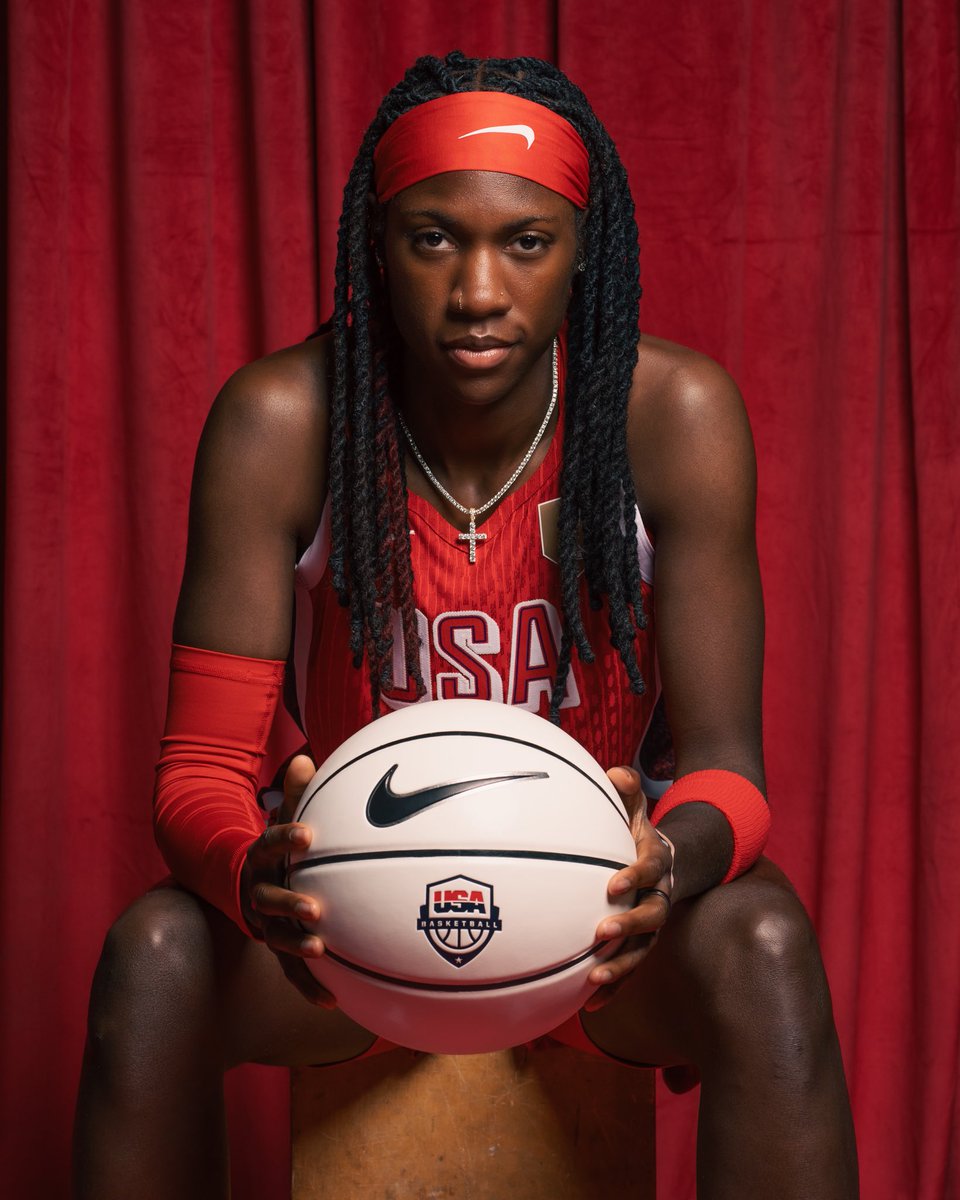 usabasketball's tweet photo. It’s Rhy Time ⌚️

🇺🇸 #USABWNT x @howard_rhyne https://t.co/d0sQJ8Qnnn