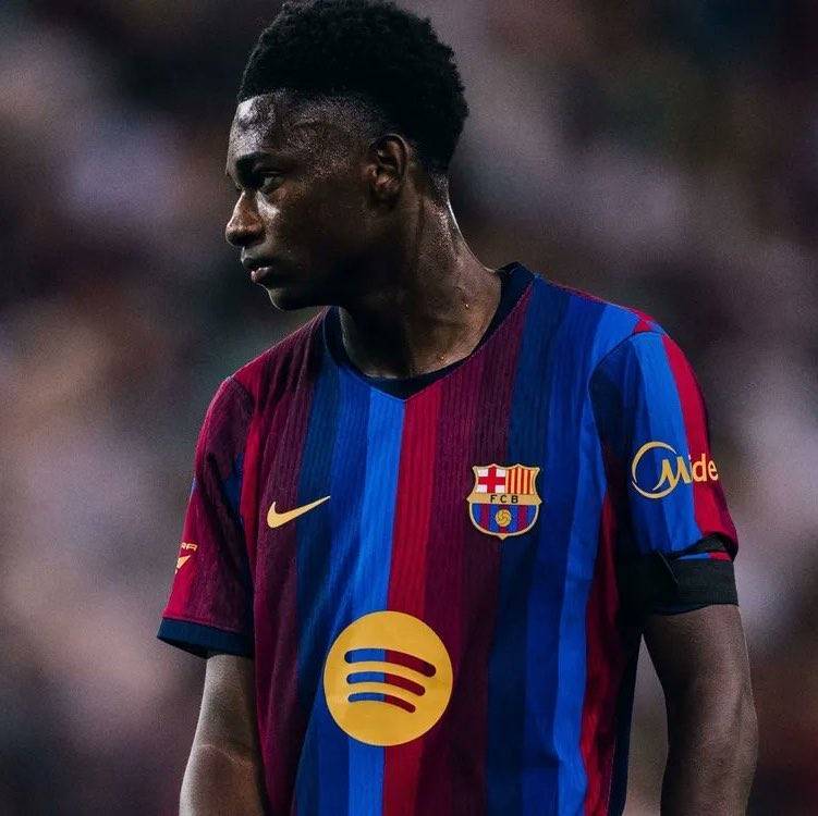BarcaTimes's tweet photo. 🚨🚨| 𝐁𝐑𝐄𝐀𝐊𝐈𝐍𝐆: Jesse Bisiwu HAS LEFT THE FIELD ON A STRETCHER, after a violent tackle he sustained during the Catalan Cup. Everything points to a SERIOUS INJURY [@sport] #fcblive https://t.co/1keQr7RWEI