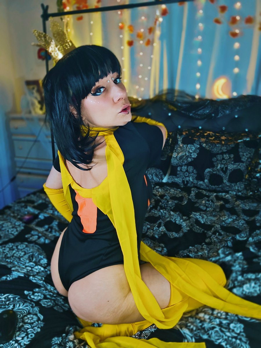 o0Pepper0o's tweet photo. what new costumes n cosplays should we add to the roster for this pepperween? https://t.co/Dk1TF2rARB