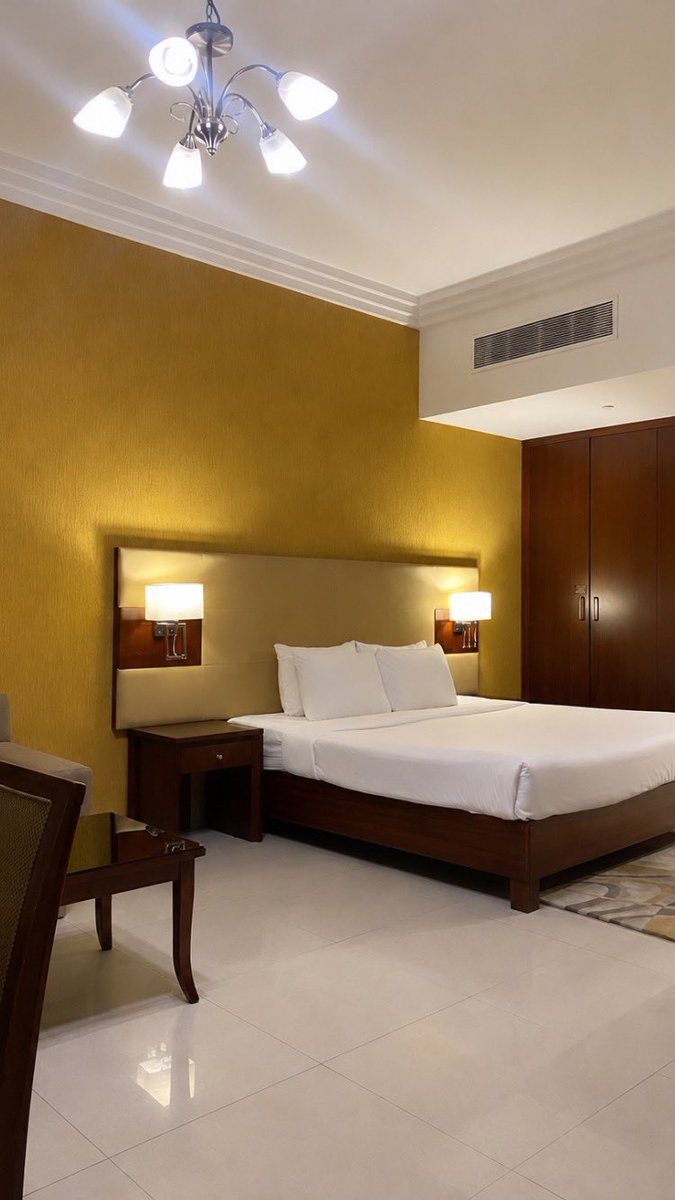 Kylelayzh's tweet photo. Sino free dyan? Na bored lang kaya naka pag booked ng room. 

#dxb #alteralrigga https://t.co/JpICPwxcIb