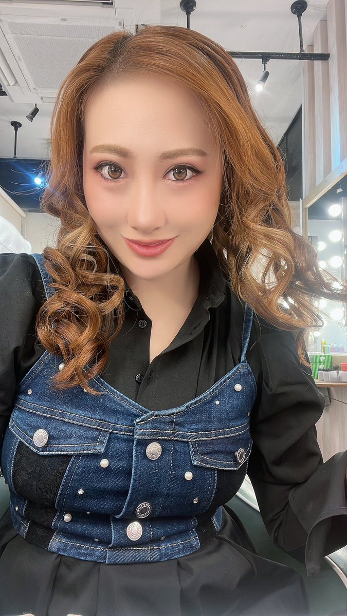 puusan1580's tweet photo. レディースDAYで下っ腹がキリキリ激痛で
意識ぶっ飛びそうな中
身体の中から綺麗にする為、
栄養あるもの食べなきゃと
水炊きを作ったよ🤍

自分の料理美味すぎて拍手👏 https://t.co/1XoXbBoWFN