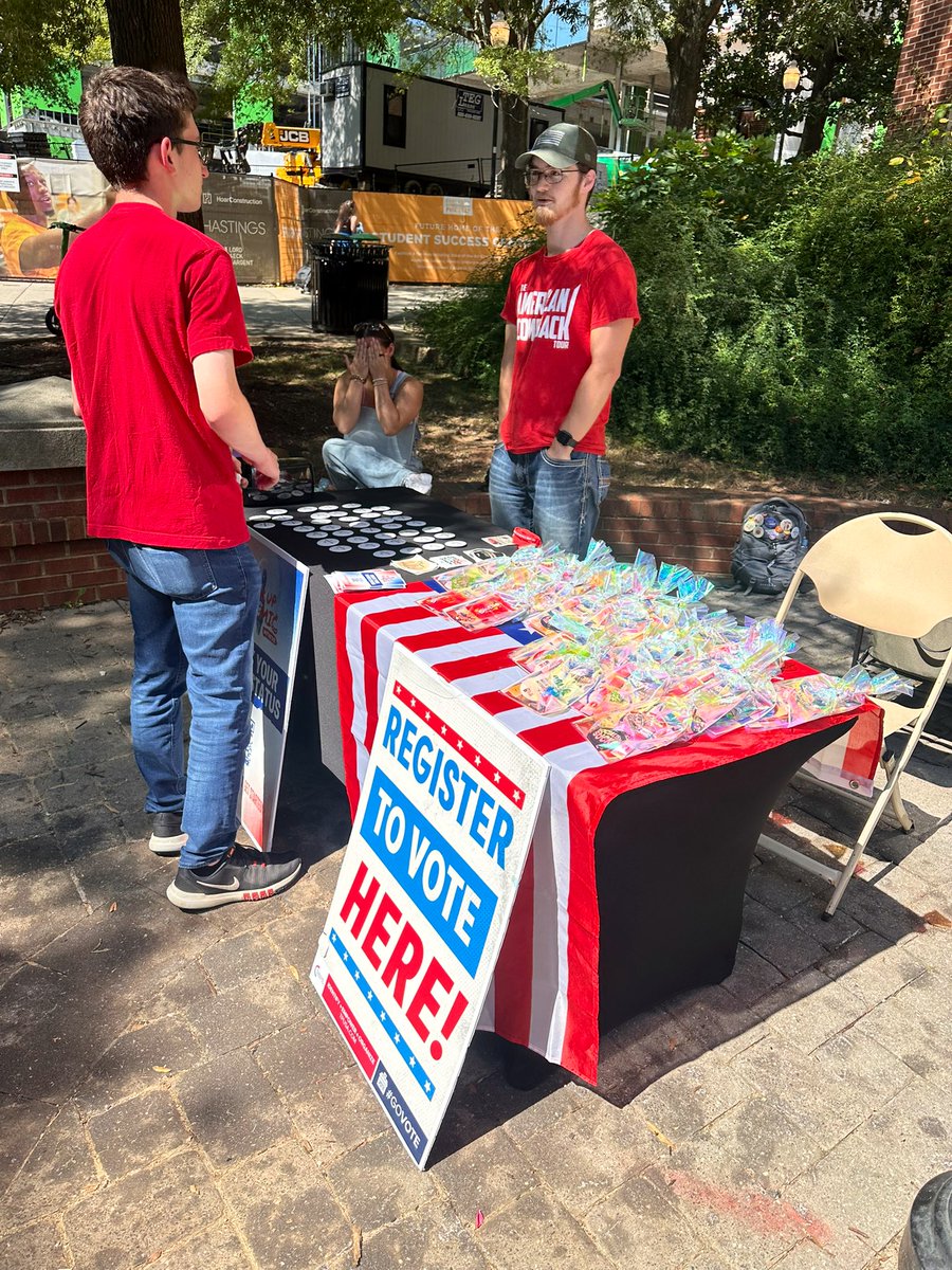 kinsey_mcdaniel's tweet photo. Tabling on campus with @utktpusa today getting people to check their voter status! ๐ณ๏ธ๐ดโช๏ธ๐ต
https://t.co/l0CqdVOzqd
#turningpoint #vote #polls #backoncampus https://t.co/Z03b3CpmKi
