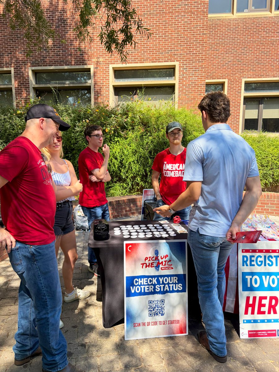 kinsey_mcdaniel's tweet photo. Tabling on campus with @utktpusa today getting people to check their voter status! ๐ณ๏ธ๐ดโช๏ธ๐ต
https://t.co/l0CqdVOzqd
#turningpoint #vote #polls #backoncampus https://t.co/Z03b3CpmKi