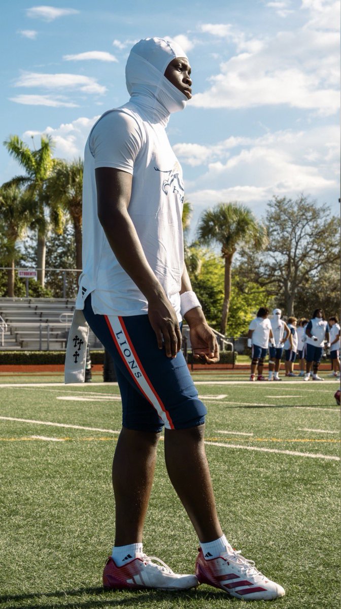 CJeanPierre22's tweet photo. “God Gave Me The Vision. Now I’m Putting In The Work. One Day They’ll Understand Why I Never Stopped Believing. 🙏🏾🏈”
#AGTG #22 #Nadeboyz #RemainHumble #ChasingMyDreams https://t.co/5s63XnlBWi