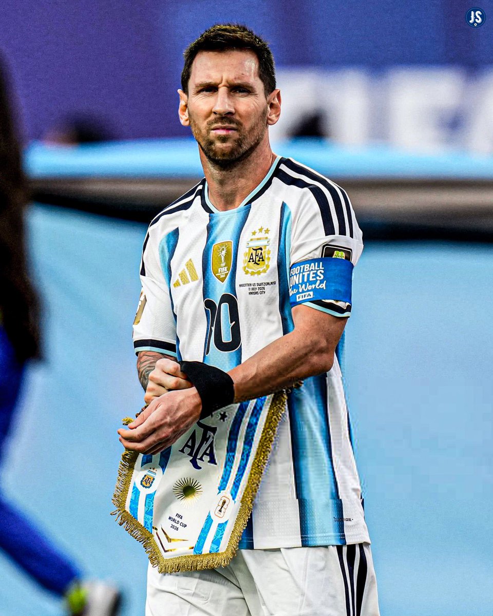 juegosimple__'s tweet photo. 🚨🇦🇷 AFA ANUNCIA QUE HABRÁ UNA PAUSA EN EL MINUTO 10 DE TODOS LOS PARTIDOS DEL FÚTBOL ARGENTINO, EN HOMENAJE A LIONEL MESSI.

⚠️ SE DETENDRÁ EL PARTIDO Y HABRÁ MINUTO DE APLAUSOS. https://t.co/2iRLzdHr7n