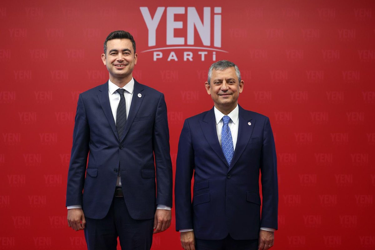 ahmetevcen's tweet photo. Genel Başkanımız Sayın Özgür Özel ile birlikte, Genel Merkezimizde ilk İl Başkanları Toplantımızı gerçekleştirdik.

Yeni Parti’nin örgütlenme sürecini, önümüzdeki dönemde atacağımız adımları ve ülkemizin içinde bulunduğu sorunlara yönelik çözüm önerilerimizi değerlendirdik.

Hedefimiz net: Örgütümüzü hızla büyütmek, milletimizle daha güçlü bir bağ kurmak ve Yeni Parti’yi iktidara taşımak.

Kararlı, güçlü ve inançlı bir örgütle; Yeni Parti’yi Türkiye’nin birinci partisi yapmak ve iktidarı milletimizle birlikte kurmak için çalışıyoruz.

Geçmişimizden aldığımız güçle, geleceğin iktidarına yürüyoruz.