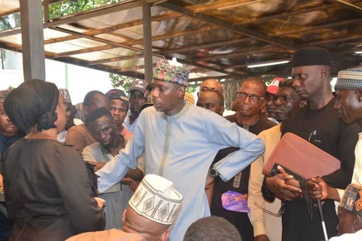 KADGIS_KDSG's tweet photo. KADGIS FACILITATES LAND DISPUTE RESOLUTION BETWEEN UNGUWAR BORO COMMUNITY AND YUSUF HOLDINGS LTD

In continuation of efforts to resolve land disputes and promote peaceful coexistence within communities across Kaduna State, a landmark resolution has been reached between... https://t.co/p7rV46Mxf2
