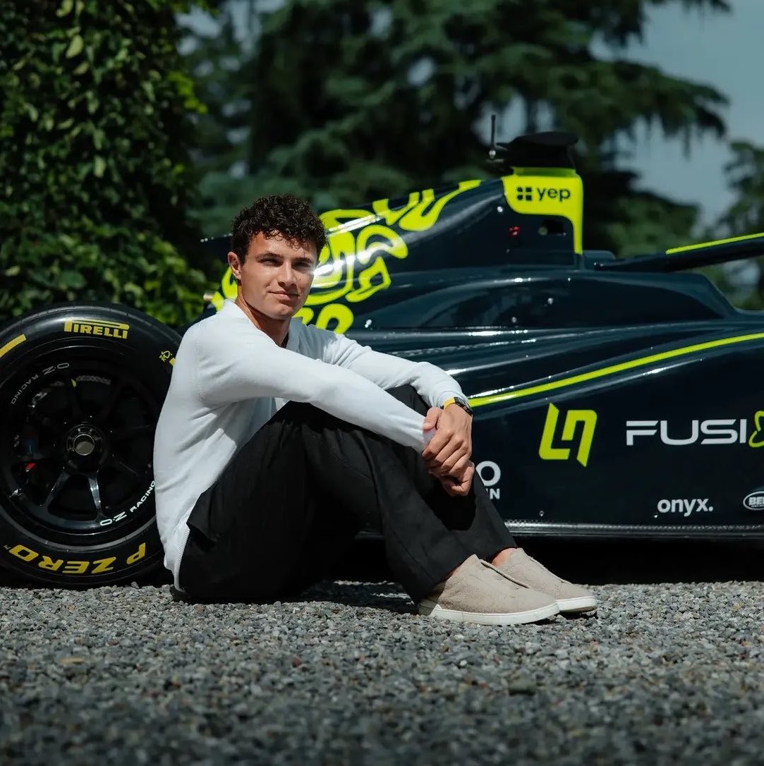 ln4norris's tweet photo. day one                                                     one day https://t.co/ezrN821i2a