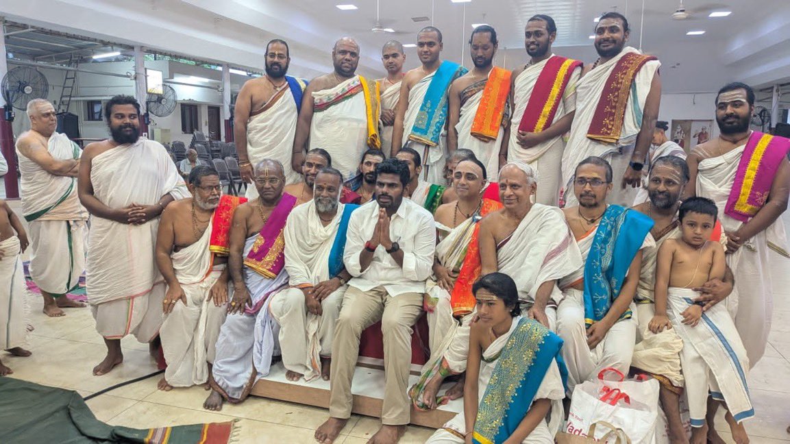 smrvimal's tweet photo. @annamalai_k Today at Vedic chanting program Alwarpet, Chennai.
The only leader who is for all irrespective of any religion or caste. 
@WTLFoundation 
@WTL_USA https://t.co/zHifGO9YCI