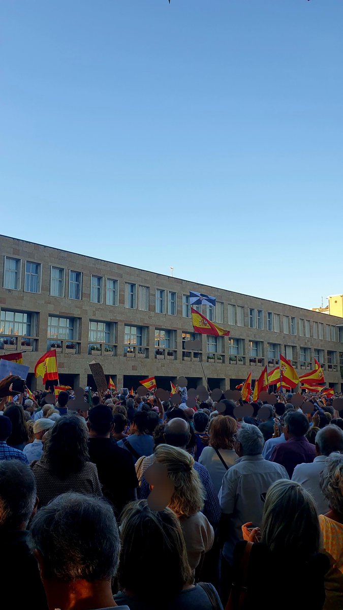 Eduard_Lpz's tweet photo. 2 de septiembre. Día de Ceuta. Desde Logroño y desde toda España nuestro total apoyo a la ciudad autónoma y a todos los ceutíes en estos momentos 💪🏻🇪🇦🤍🖤
#diadeceuta #apoyo #ceuta #españa #logroño https://t.co/uUW8MDgClw