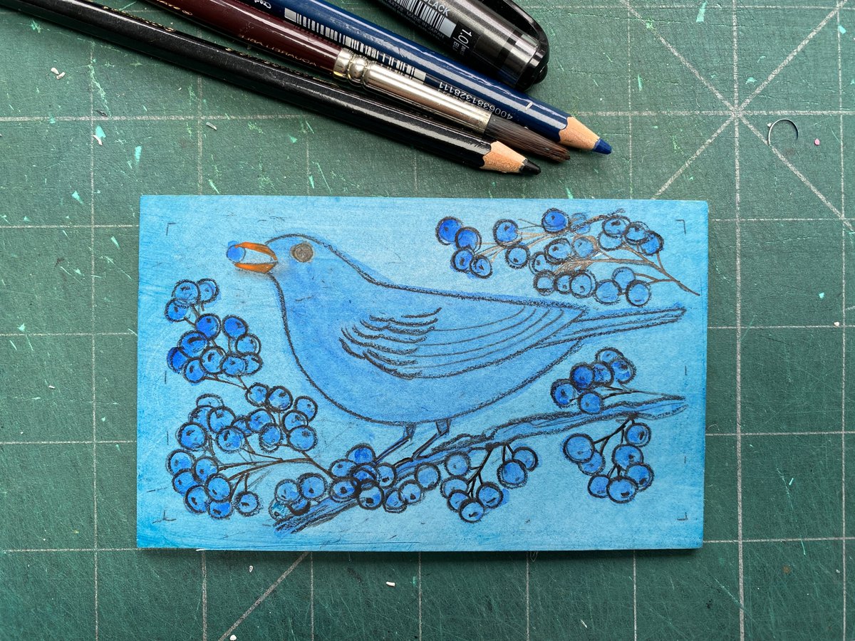 Design_York's tweet photo. This is how my blackbird linocut print began. I transferred a sketch onto stained lino, emphasising the design in black pencil.
#linocut #linoprinting #BirdArt #GardenBirds #Blackbird https://t.co/6wtsBlwbhy