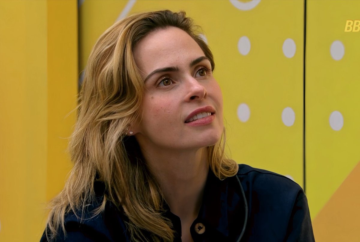 Maydaladygaga's tweet photo. "Ai que não sei o quê a Ana Paula ficou feia com essa maquiagem"

No dia que a fav de vocês ficar bonita com maquiagem, sem maquiagem, ao acordar e até verde, nós conversamos https://t.co/2M9n6tncob