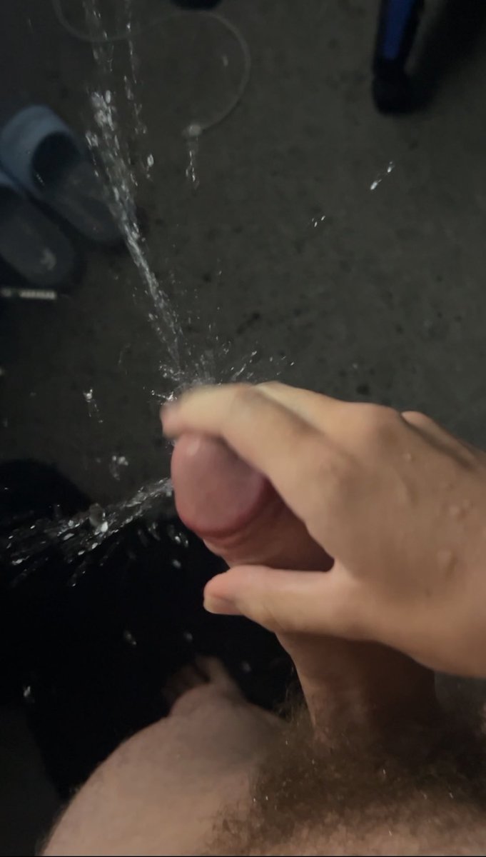 leorichhh4's tweet photo. was rubbing my tip last night and squirted all over 😫🍆💦 DM to buy vid 😈🔥 https://t.co/5XKhjQInxP