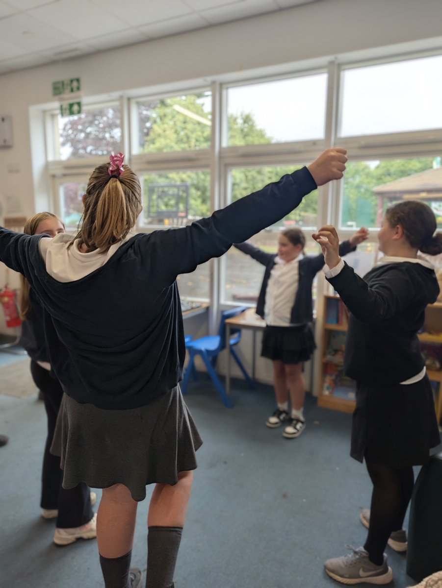 InchturePrimary's tweet photo. P7 were practising their #SkillsForMe by completing activities in #Communicating #Feeling #Collaborating and #Leading 🗣️🫂👥 #TeamInchture #MetaSkills #Article12 #Article13 #Article28 https://t.co/z1tKvZUwM7