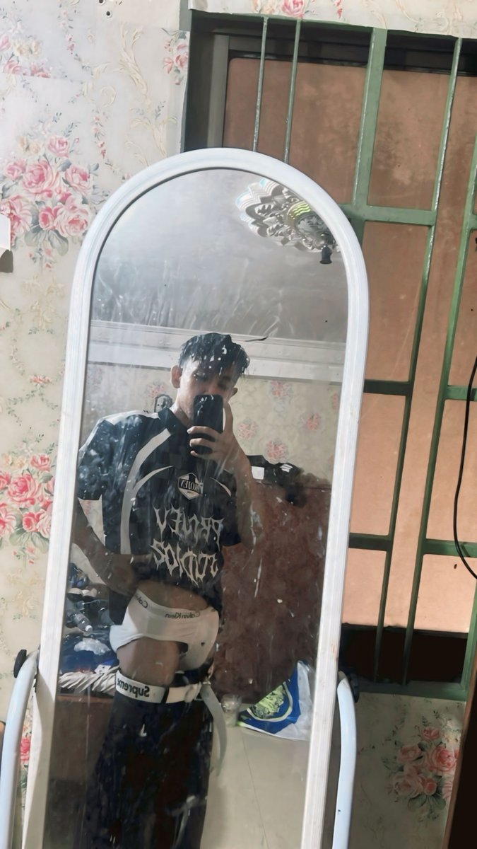 Luis_Noah99's tweet photo. I know my worth but somehow I still feel like I fall short of what you need🖤 https://t.co/JfFzDviUyZ