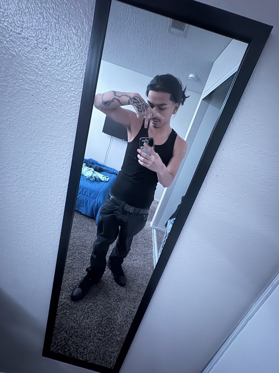 h55dtkrophy's tweet photo. where da baddies #fyp #latino #ie #tatted https://t.co/gicZRjsHq6