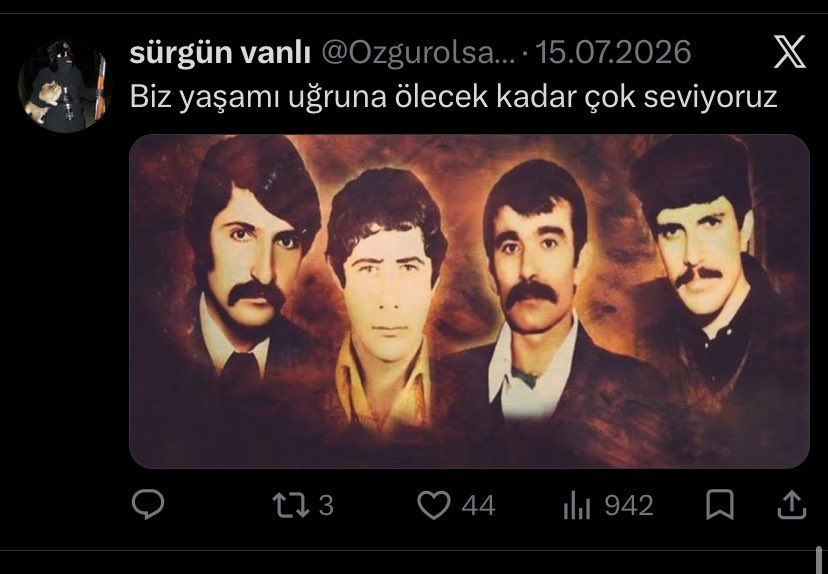 saricizmeli83's tweet photo. Türkiyede PKK terörü neden mi bitmez?
İşte bu yüzden bitmez.
Sen PKKlıyı, anasını babasını devlet memuru yaparsan bitmez.
Devletin sağladığı konfordan teröristlik yapıyorlar. Gelmiş gemiş en rezil hareket. https://t.co/JSuWEvCCNl