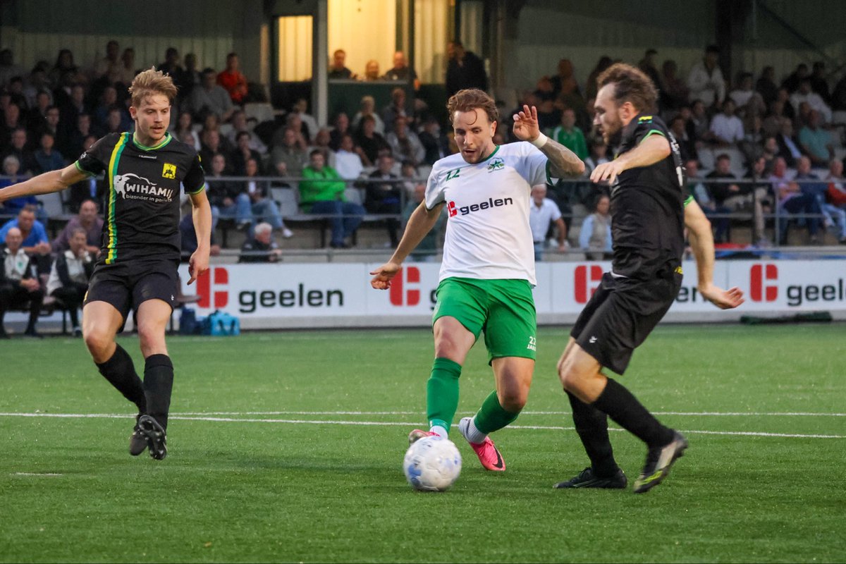 rksvGroeneSter's tweet photo. ⏸️ 45. Rust. Groene en @vvheerjansdam zoeken de kleedkamers op met een 1-1 tussenstand. #grohee #eurojackpotknvbbeker https://t.co/gookvffzCI
