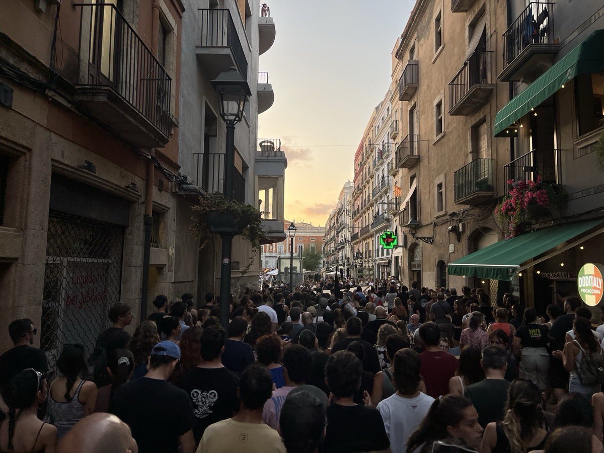 HoritzoS's tweet photo. #Actualització | Aquesta tarda concentracions contra el racisme a Barcelona, Tarragona, Girona i Lleida, entre altres municipis de Catalunya. https://t.co/NOq1mcyi4W