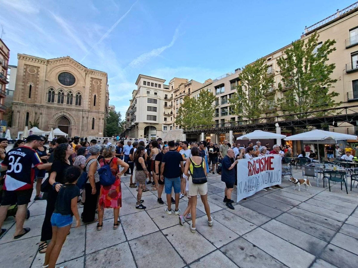HoritzoS's tweet photo. #Actualització | Aquesta tarda concentracions contra el racisme a Barcelona, Tarragona, Girona i Lleida, entre altres municipis de Catalunya. https://t.co/NOq1mcyi4W