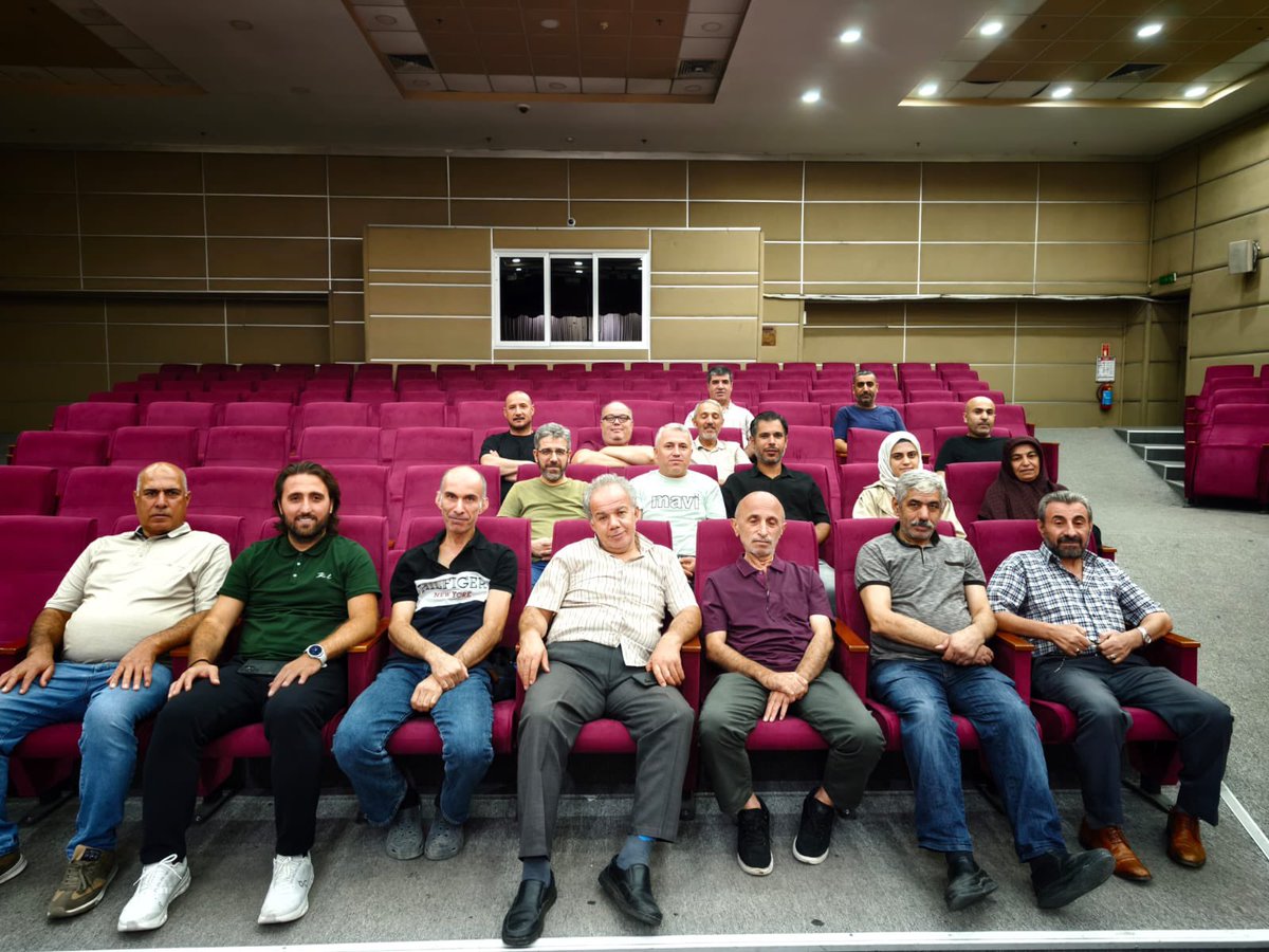 aktuna2_'s tweet photo. meclis üyemiz @ilyasduras katılımıyla toplantımızı gerçekleştirdik
@AKParti_Esenler @EmrullahErkus  @oktayilmaz18 @VedatDestek  #HerMahallesiyleEsenler https://t.co/U0t2dH4e53