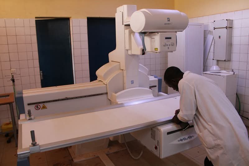 emmanutapsoba's tweet photo. #Burkina🇧🇫 : Coût du #Scanner

Depuis le 1er avril2024 le tarif subventionné du scanner dans les hôpitaux publics a été réduit de moitié passant de 50 000 à 25 000 FCFA. Une baisse de 50% par examen qui a considérablement facilité l’accès des populations à ce diagnostic essentiel https://t.co/TYIwOMDrAE