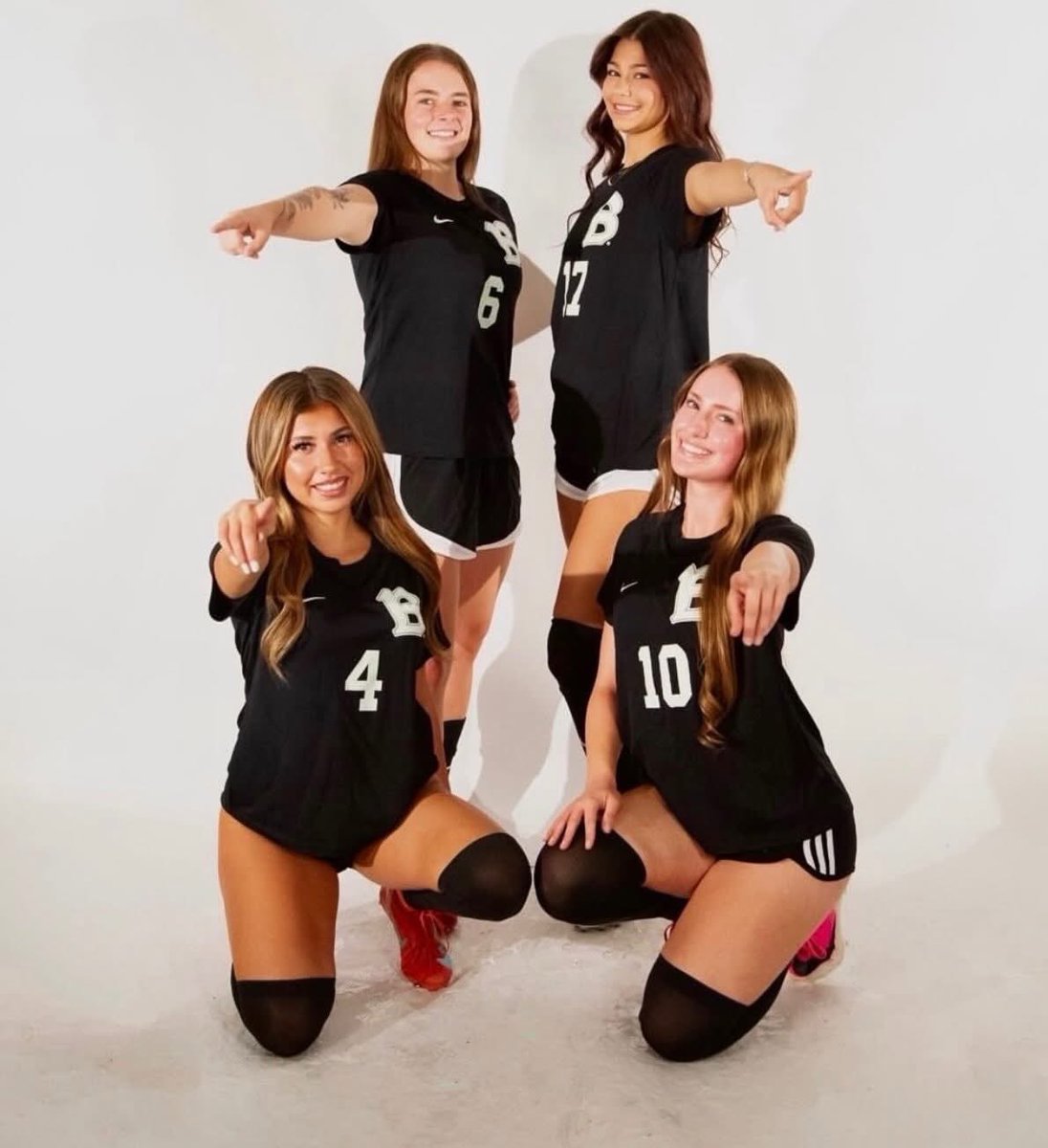 Jax_Mc_Media's tweet photo. Year 4️⃣ in the USA for GSR Cork footballer Michaela! ☘️🇺🇸

Michaela heads into her final collegiate season with Benedictine University Arizona ⚽️🎓

Wishing Michaela and the Redhawks Women’s Soccer girls the very best for the Fall season! 

#GSR #Cork #Ireland #Arizona #Letsgo https://t.co/tiABHLrvc4