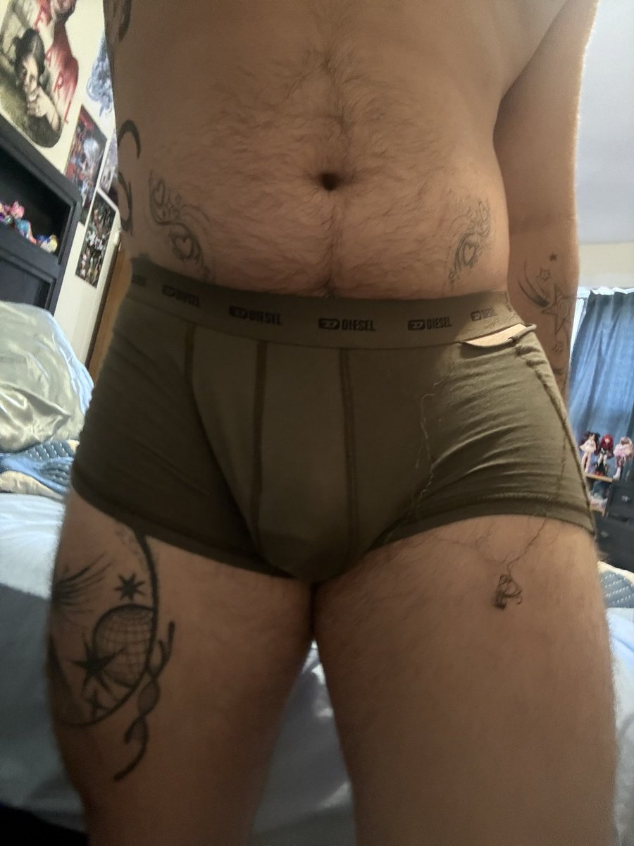 tyl0saur's tweet photo. nooo they ripped :/ https://t.co/s20GZw6dmJ