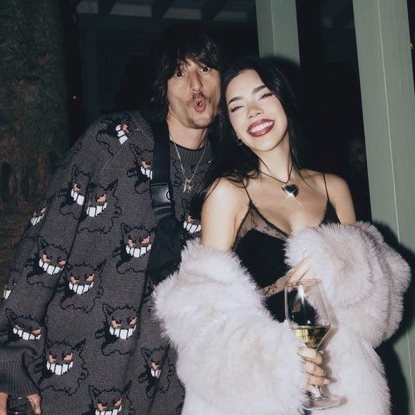 KeniaOsReport's tweet photo. Deja tu captura reproduciendo “AyMami” desde Spotify + etiqueta a 3 keninis para que te respondan con una captura reproduciendo. 🏝️🚨 https://t.co/7ZMb0vYAhl
