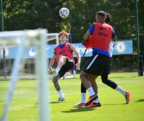 KlanKolo's tweet photo. Hear me out. 

Barco will cook this season. 

Arsenal, we’re ready! Bring it on. https://t.co/BNSeRsUXdi