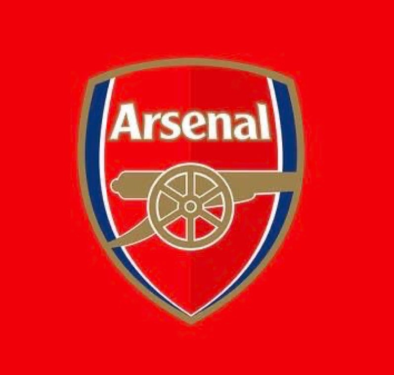 Footysm's tweet photo. 🚨🗣️ JUST IN;

Wayne Rooney on the Arsenal vs Aston Villa Game: 

“People keep talking about individuals, moments, luck, referees and all the rest of it, but when I watch Arsenal, I see a proper football team. I see a side that is coached at the very highest level. Honestly, if you don’t rate this Arsenal team or you can’t understand the level of football they’re playing, then I’m sorry, you simply do not know football. And I’m saying that as someone who’s played the game at the top level for years.

This Arsenal side are unbelievable. Absolutely unbelievable. They are so compact, so organised, so disciplined in everything they do. There are no gaps, no panic, no unnecessary risks. Every single player understands his role. When you watch them, you almost don’t even see individuals anymore, you see a programme. You see a machine. Everything is synchronised. It takes a very high football IQ and tactical understanding to truly appreciate the level this team operates at. Two games into the season and they’ve conceded zero goals while the rest of the teams have conceded two or more…

People will watch them and say ‘they’re boring’ or ‘they’re robotic’, but do you know what I call it? Elite. I call it winning football. I call it a team that knows exactly who they are. There’s a reason they leave no lapses for opponents. There’s a reason teams struggle to break them down. There’s a reason they control matches the way they do. That doesn’t happen by accident.

I backed Arsenal from the very beginning of last season to win the league and people laughed at me. People told me City would walk it, people said Arsenal would bottle it again, but look what happened, they became champions.

The fans deserve it as well. Arsenal supporters have waited a long, long time for this feeling. They’ve gone through years of frustration, banter, disappointment, nearly moments, false dawns, all of it. But they stayed patient. They kept believing in the club, believing in the process, believing in the manager and the players. Now they’re finally ripping the reward for that patience.

I think Mikel Arteta deserves enormous credit because what he’s built is not just a good side, it’s a culture. There’s standards there now. Serious standards. Every player fights for each other, every player works, every player sacrifices. That’s why they’re champions in my eyes.

And I’ll say this as a Manchester United man, this is the level I want Manchester United to get back to. This is the standard. Watching Arsenal now reminds me of what elite football clubs should look like. The control, the hunger, the mentality, the structure. When you get to this level, football becomes enjoyable again for the fans because they trust their team completely.