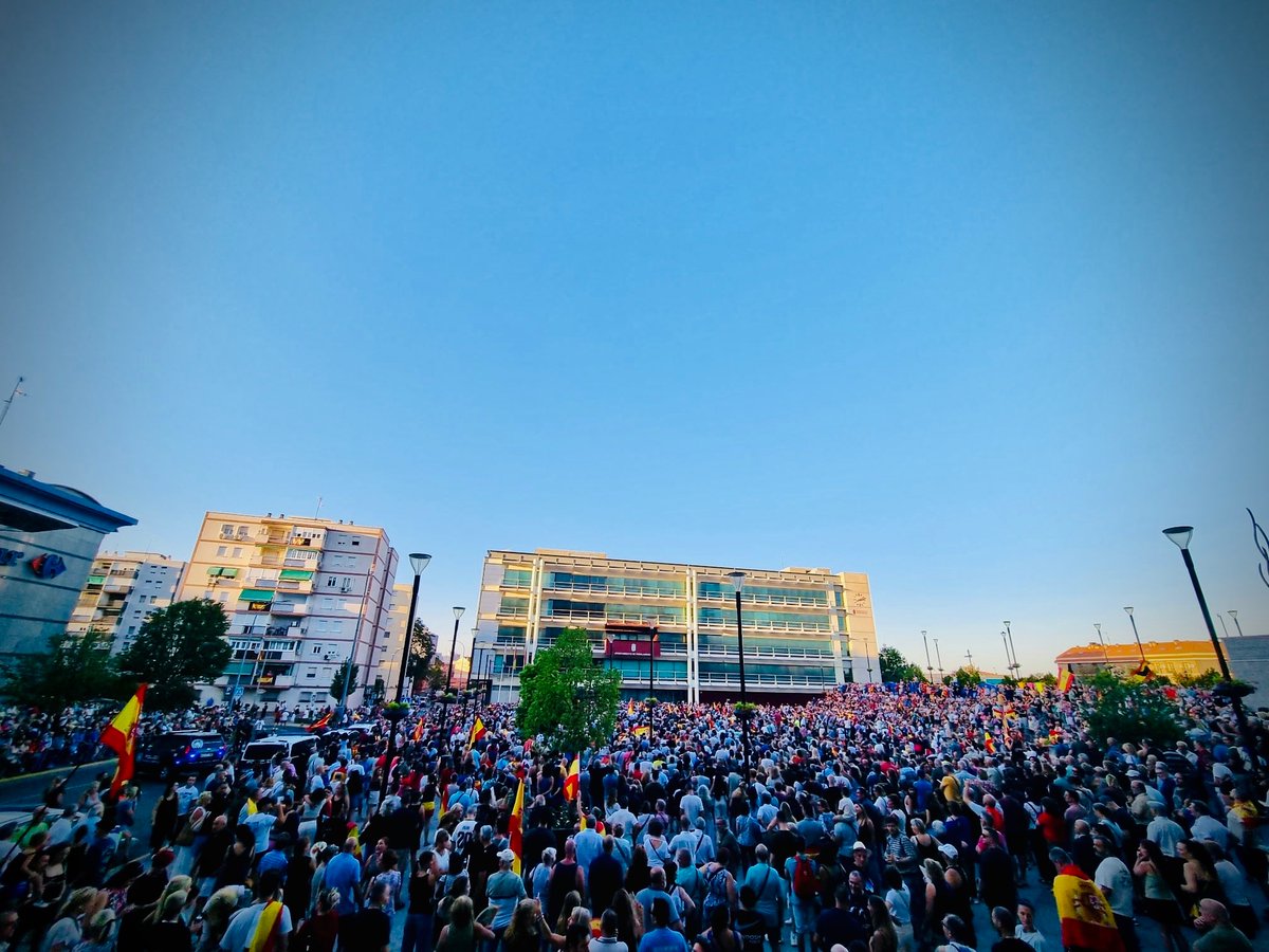 popularesfuenla's tweet photo. ¡Ceuta no se vende!

¡Ceuta se defiende!

¡Ceuta es España 🇪🇸 !

Desde #Fuenlabrada: estamos con vosotros. https://t.co/d9mMSu2yow