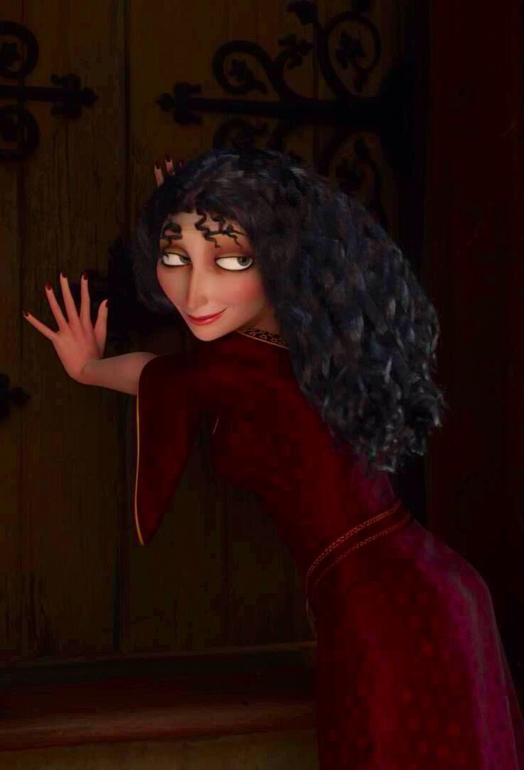 hahnupdates's tweet photo. "We haven't really gotten into it with Goth, so we're still in the rehearsal phase for her. So I would say the thing that I'm mostly enjoying is just being in Spain. I'd never been there before, and we're shooting in the most stunning locations. So that's been pretty amazing. Also, I feel like I'm in 'Fame' right now. I'm doing singing rehearsals and dancing rehearsals, and I never thought I'd be doing that at this stage of the game." – Kathryn Hahn for TODAY.