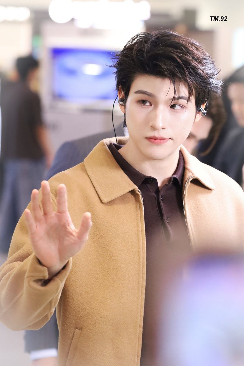 Tangme92's tweet photo. วันนี้คุณไหว้พ่อรึยัง 🙇🏻♀️
SKYNANI CRAFT OWN TIME
#CENTRALTIMEANDTREASURESxSKYNANI
#skywongravee @skywongraveee
#TM92shot 260902 https://t.co/KKBGPd6NBx